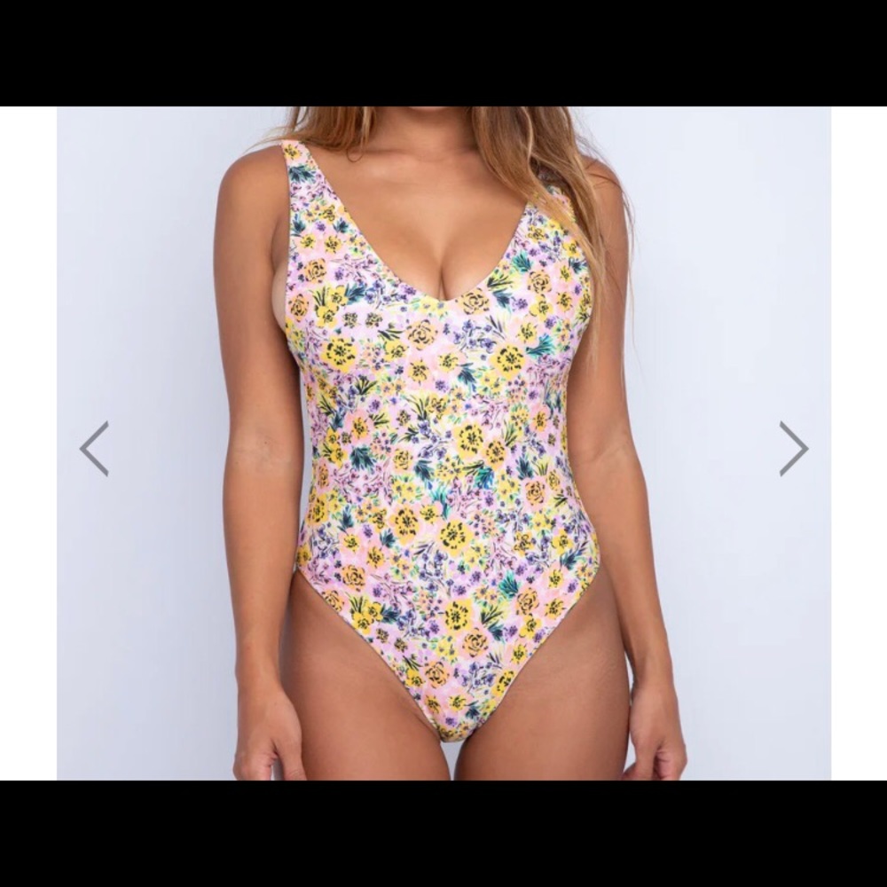 NWT Skatie Amanda